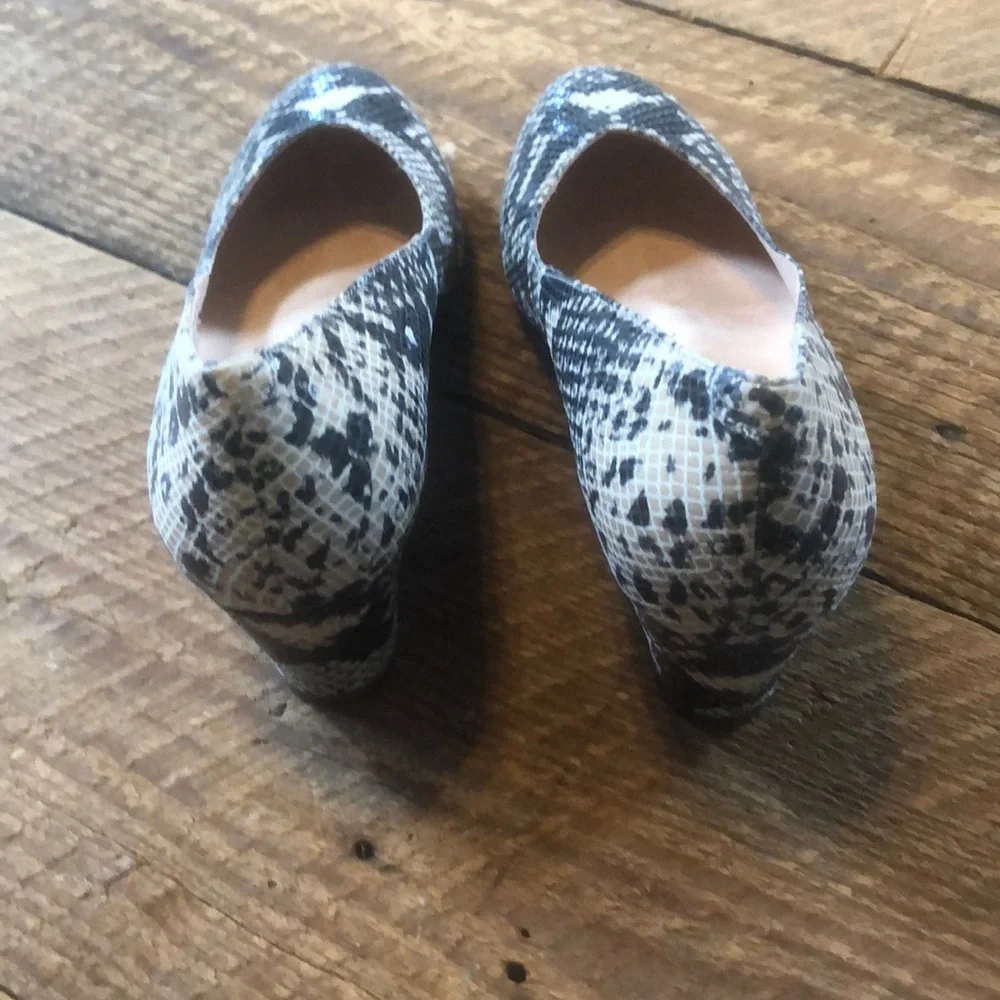 Vionic Antonia snakeskin wedge 7